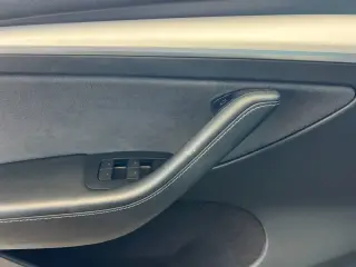 Tesla Model Y 2023 AWD Long Range 4dr Crossover