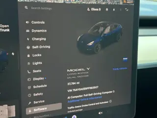 Tesla Model Y 2023 AWD Long Range 4dr Crossover
