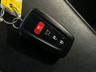 Toyota Prius Prime 2022 XLE 4dr Hatchback