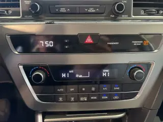 Hyundai SONATA Hybrid 2016 SE 4dr Sedan