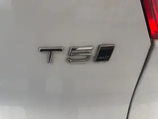 Volvo XC40 2020 AWD T5 Momentum 4dr SUV