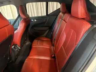Volvo XC40 2020 AWD T5 Momentum 4dr SUV