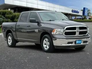 Ram 1500 Classic 2020 4x2 Tradesman 4dr Crew Cab 5.5 ft. SB Pickup