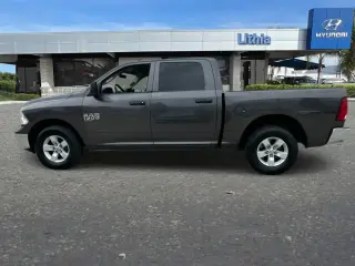 Ram 1500 Classic 2020 4x2 Tradesman 4dr Crew Cab 5.5 ft. SB Pickup