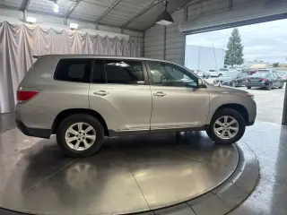 Toyota Highlander 2012 Base 4dr SUV (2.7L l4)