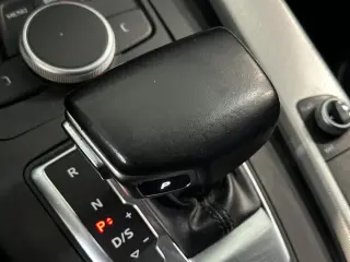 Audi A4 2017 2.0T ultra Premium 4dr Sedan