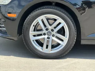 Audi A4 2017 2.0T ultra Premium 4dr Sedan
