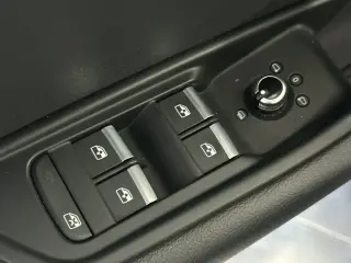 Audi A4 2017 2.0T ultra Premium 4dr Sedan