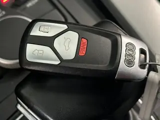 Audi A4 2017 2.0T ultra Premium 4dr Sedan