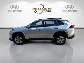 Toyota RAV4 2023 XLE 4dr SUV