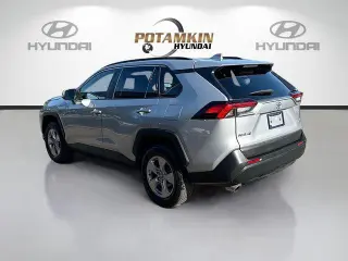 Toyota RAV4 2023 XLE 4dr SUV