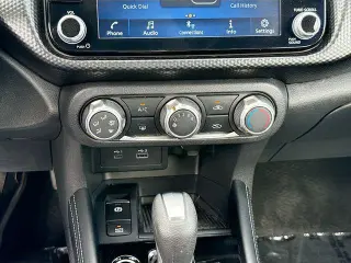 Nissan Kicks 2024 SV 4dr Crossover