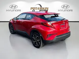 Toyota C-HR 2021 XLE 4dr Crossover