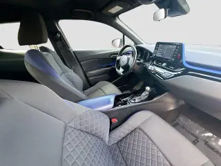 Toyota C-HR 2021 XLE 4dr Crossover