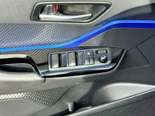 Toyota C-HR 2021 XLE 4dr Crossover