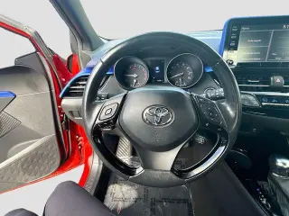 Toyota C-HR 2021 XLE 4dr Crossover