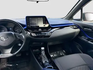 Toyota C-HR 2021 XLE 4dr Crossover