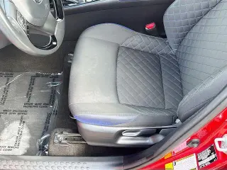 Toyota C-HR 2021 XLE 4dr Crossover