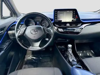 Toyota C-HR 2021 XLE 4dr Crossover