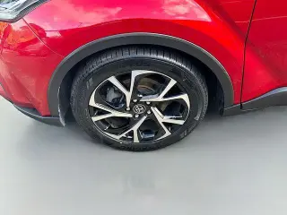 Toyota C-HR 2021 XLE 4dr Crossover