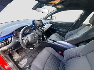 Toyota C-HR 2021 XLE 4dr Crossover