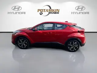 Toyota C-HR 2021 XLE 4dr Crossover