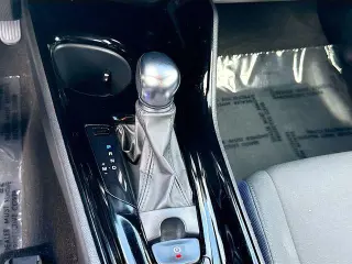 Toyota C-HR 2021 XLE 4dr Crossover