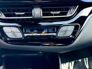 Toyota C-HR 2021 XLE 4dr Crossover