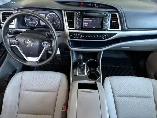 Toyota Highlander 2019 LE 4dr SUV (3.5L V6)