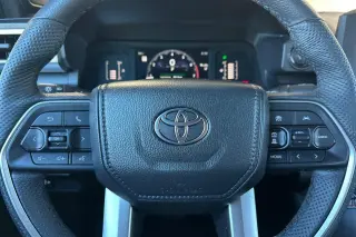Toyota Tacoma 2025 4x4 SR5 4dr Double Cab 5.0 ft SB