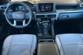 Toyota Tacoma 2025 4x4 SR5 4dr Double Cab 5.0 ft SB