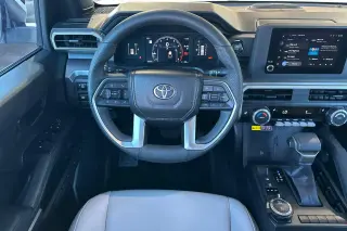Toyota Tacoma 2025 4x4 SR5 4dr Double Cab 5.0 ft SB