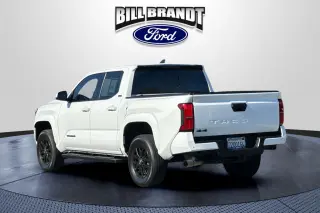 Toyota Tacoma 2025 4x4 SR5 4dr Double Cab 5.0 ft SB