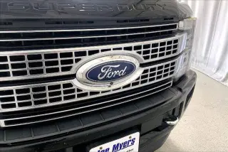Ford F-250 Super Duty 2017 4x4 King Ranch 4dr Crew Cab 6.8 ft. SB Pickup