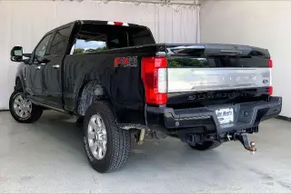 Ford F-250 Super Duty 2017 4x4 King Ranch 4dr Crew Cab 6.8 ft. SB Pickup