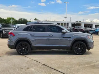 Volkswagen Atlas Cross Sport 2022 V6 SE 4dr SUV w/Technology