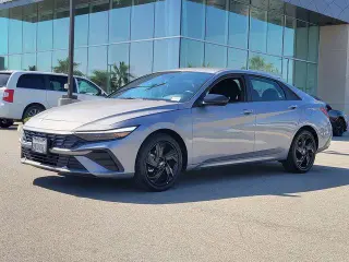Hyundai ELANTRA Hybrid 2026 SEL Sport 4dr Sedan
