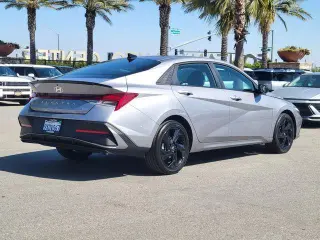 Hyundai ELANTRA Hybrid 2026 SEL Sport 4dr Sedan