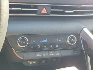 Hyundai ELANTRA Hybrid 2026 Blue 4dr Sedan