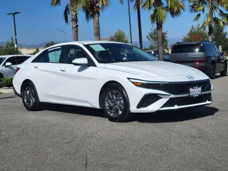 Hyundai ELANTRA Hybrid 2026 Blue 4dr Sedan