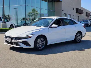 Hyundai ELANTRA Hybrid 2026 Blue 4dr Sedan