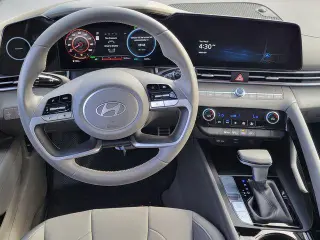 Hyundai ELANTRA Hybrid 2025 SEL Sport 4dr Sedan