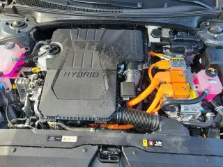 Hyundai ELANTRA Hybrid 2025 SEL Sport 4dr Sedan