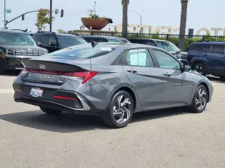 Hyundai ELANTRA Hybrid 2025 SEL Sport 4dr Sedan