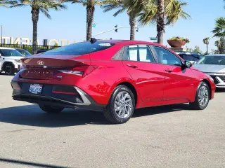 Hyundai ELANTRA Hybrid 2025 Blue 4dr Sedan