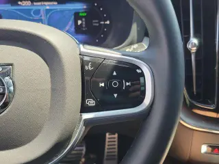 Volvo XC60 Recharge 2022 eAWD T8 R-Design 4dr SUV