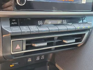 Toyota Camry 2025 SE 4dr Sedan