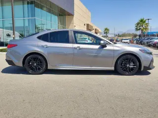 Toyota Camry 2025 SE 4dr Sedan