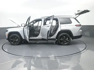 Jeep Grand Cherokee L 2023 4x2 Laredo X 4dr SUV