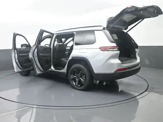 Jeep Grand Cherokee L 2023 4x2 Laredo X 4dr SUV